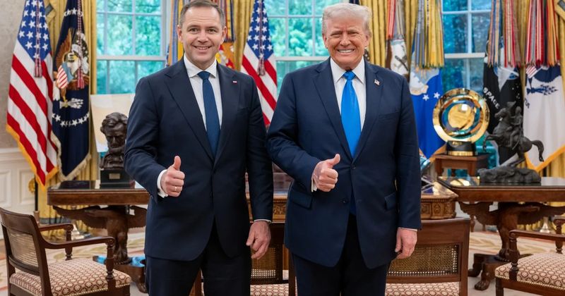 Karol Nawrocki i Donald Trump podczas spotkania