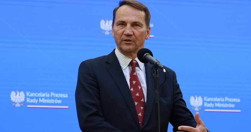 Węgry zakazały wjazdu dowódcy obraz przedstawiający mapę Węgier i Polski