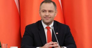 Spada zaufanie do prezydenta Nawrockiego